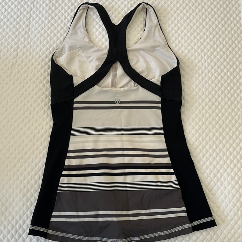 lululemon athletica Run tank luxtreme size 4
